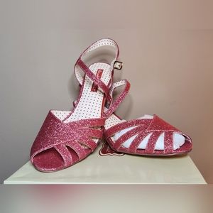 1940's Inspired Sparkling Cocktail Heels